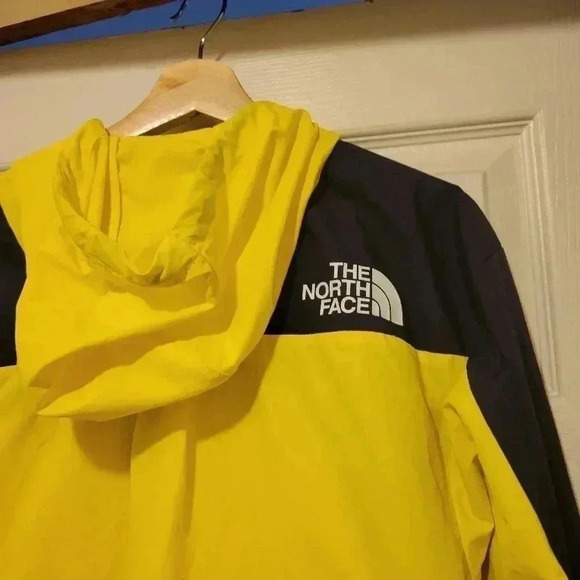 The North Face Peril Wind jacket in yellow black colorblock windbreaker XS - Picture 10 of 10